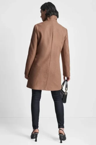 Abrigo tipo blazer