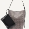 Bolso tipo cubo con el logotipo de Avril Bolso tipo cubo con el logotipo de Avril