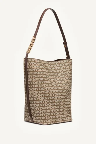 Bolso tipo cubo con el logotipo de Avril
