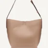 Bolso tipo cubo con el logotipo de Nicole Bolso tipo cubo con el logotipo de Nicole