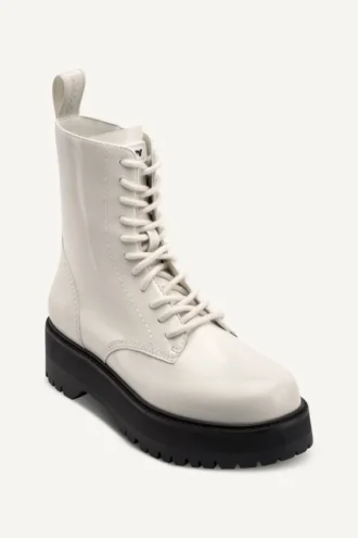Botines Batu con cordones y suela de tacos