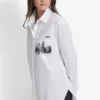 Camisa con bolsillos y silueta urbana Camisa con bolsillos y silueta urbana