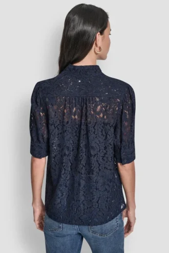 Camisa con mangas abullonadas de encaje