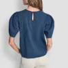 Camisa con mangas abullonadas y fruncido en la parte delantera
