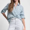 Camisa teñida en prenda con espalda abierta