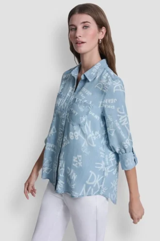 Camisa teñida en prenda con espalda abierta