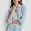 Camisa teñida en prenda con espalda abierta