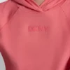 Camiseta con capucha de malla y logotipo Camiseta con capucha de malla y logotipo