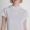 Camiseta con capucha de malla y logotipo Camiseta con capucha de malla y logotipo