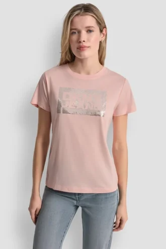 Camiseta con logo apilado y pedrería de DKNY Vaqueros