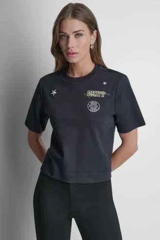 Camiseta con logotipo «1989 Pins & Patches»