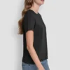 Camiseta con logotipo de ojales superpuestos de DKNY Camiseta con logotipo de ojales superpuestos de DKNY