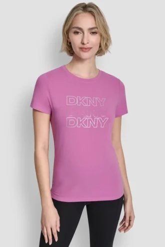 Camiseta con logotipo de triple pedrería