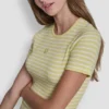 Camiseta de rayas con cuello redondo