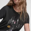 Camiseta motera con tachuelas y estampado Camiseta motera con tachuelas y estampado