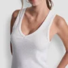 Camiseta sin mangas con cuello en V y pedrería Camiseta sin mangas con cuello en V y pedrería