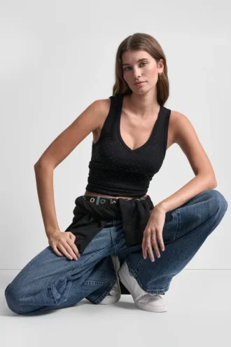 Camiseta sin mangas con cuello en V y pedrería