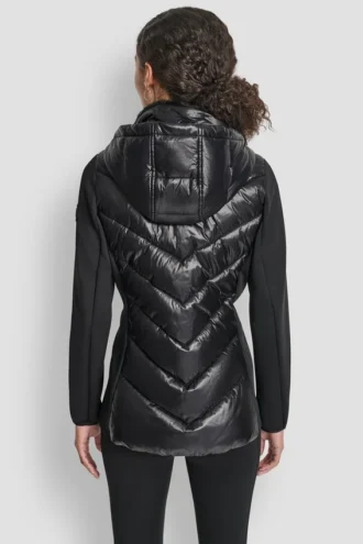 Chaqueta acolchada con mezcla de neopreno y diseño en zigzag