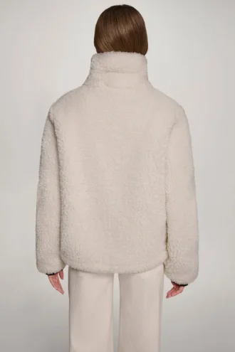 Chaqueta de sherpa con cremallera y cuello con hebillas
