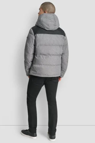 Chaqueta plumífera con logotipo