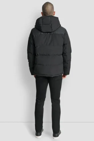 Chaqueta plumífera con logotipo