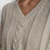 Jerséis de cuello en V con trenzado tipo mohair