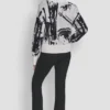 Jerséis oversize con intrincados detalles Jerséis oversize con intrincados detalles