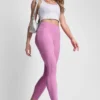 Leggings de talle alto con logo y largo 7/8 Leggings de talle alto con logo y largo 7/8
