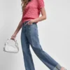 Pantalón clásico de talle alto y pierna recta con puños Pantalón clásico de talle alto y pierna recta con puños