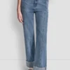 Pantalón clásico de talle alto y pierna recta con puños Pantalón clásico de talle alto y pierna recta con puños