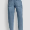 Pantalón de cintura alta con corte recto