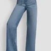 Pantalón de talle alto y pierna ancha con bolsillos de parche