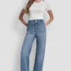 Pantalón de talle alto y pierna ancha con bolsillos de parche