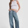 Pantalón de talle medio, corte recto holgado con cordones