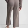 Pantalones cortos de talle alto con logotipo metálico en burbujas Pantalones cortos de talle alto con logotipo metálico en burbujas