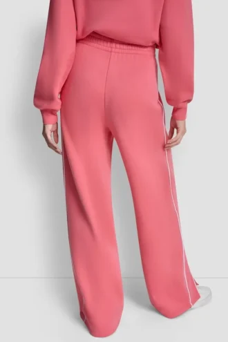 pantalones de chndal de talle alto con ribetes 2 1 330x495 - Pantalones de ch&aacute;ndal de talle alto con ribetes