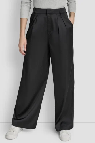 Pantalones de talle alto con pliegues y pierna ancha