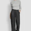 Pantalones de talle alto con pliegues y pierna ancha Pantalones de talle alto con pliegues y pierna ancha