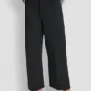Pantalones de talle alto, corte cropped y pierna ancha Pantalones de talle alto, corte cropped y pierna ancha