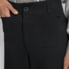 Pantalones de talle alto, corte cropped y pierna ancha Pantalones de talle alto, corte cropped y pierna ancha