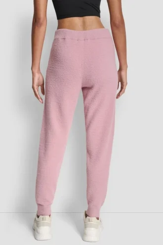 Pantalones Jogger de hilo de plumas con bolsillos y logotipo a tono
