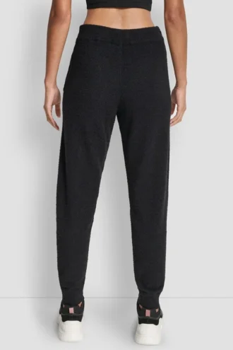 Pantalones Jogger de hilo de plumas con bolsillos y logotipo a tono