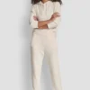 Pantalones Jogger de hilo de plumas con bolsillos y logotipo a tono Pantalones Jogger de hilo de plumas con bolsillos y logotipo a tono
