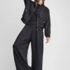 Pantalones plisados a rayas Pantalones plisados a rayas