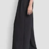 Pantalones plisados a rayas Pantalones plisados a rayas