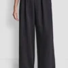 Pantalones plisados a rayas Pantalones plisados a rayas