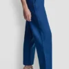Pantalones plisados de cintura media con cinturilla con lazo Pantalones plisados de cintura media con cinturilla con lazo