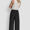Pantalones sin cremallera de pierna ancha con costuras Pantalones sin cremallera de pierna ancha con costuras