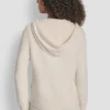 Sudadera con capucha de hilo de plumas, cordones y logotipo en el mismo tono Sudadera con capucha de hilo de plumas, cordones y logotipo en el mismo tono