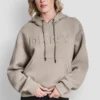 Sudadera con capucha de neopreno y logotipo en relieve Sudadera con capucha de neopreno y logotipo en relieve